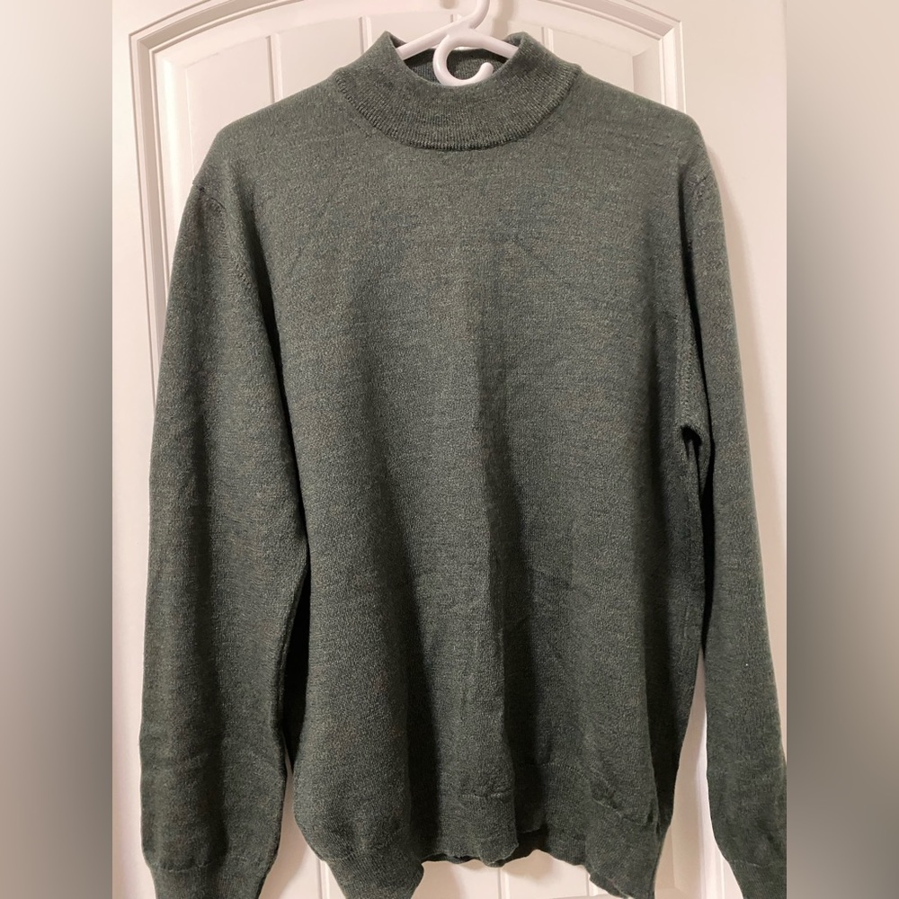 Dark green unisex turtle neck